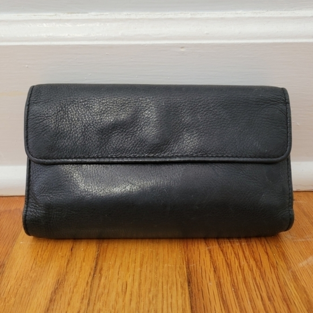 Wilson's Black Leather Women's Wallet with Coin Purse Pocket‎ Lots of Card Slots